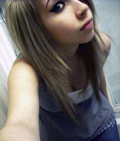 Hot amateur blondie emo babe