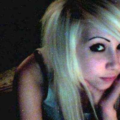 Hot amateur blondie emo babe