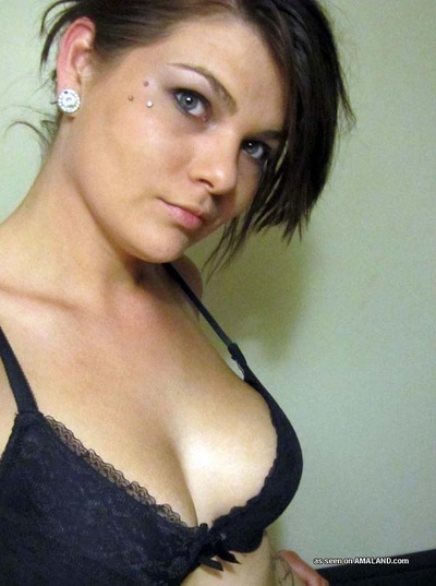 Steamy hot tattooed amateur GFs