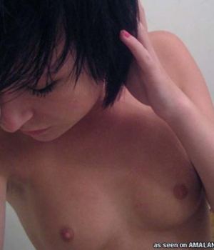 Alternative Amateur Cutie Nude Self Pics