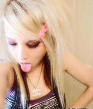 Emo Blonde Teen So Cute For Camwhoring