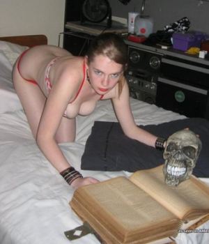 Goth Amateur Girlfriend Posing Nude